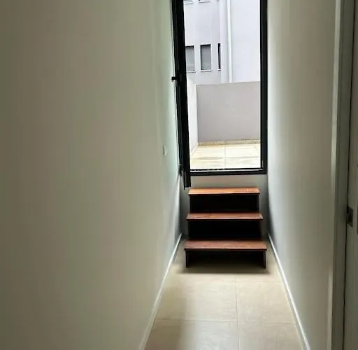 Acolhedor Em * أفيرو